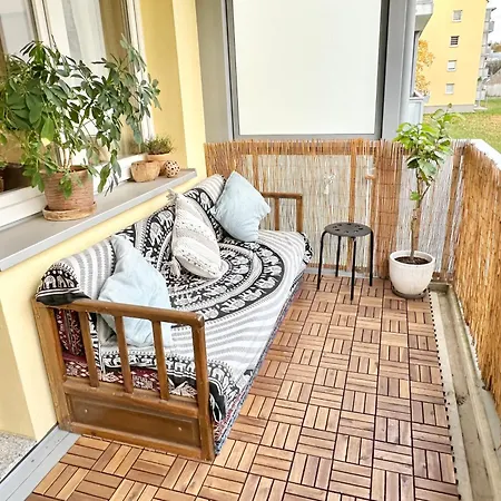 2-raum-wohnung Mit Balkon Apartment